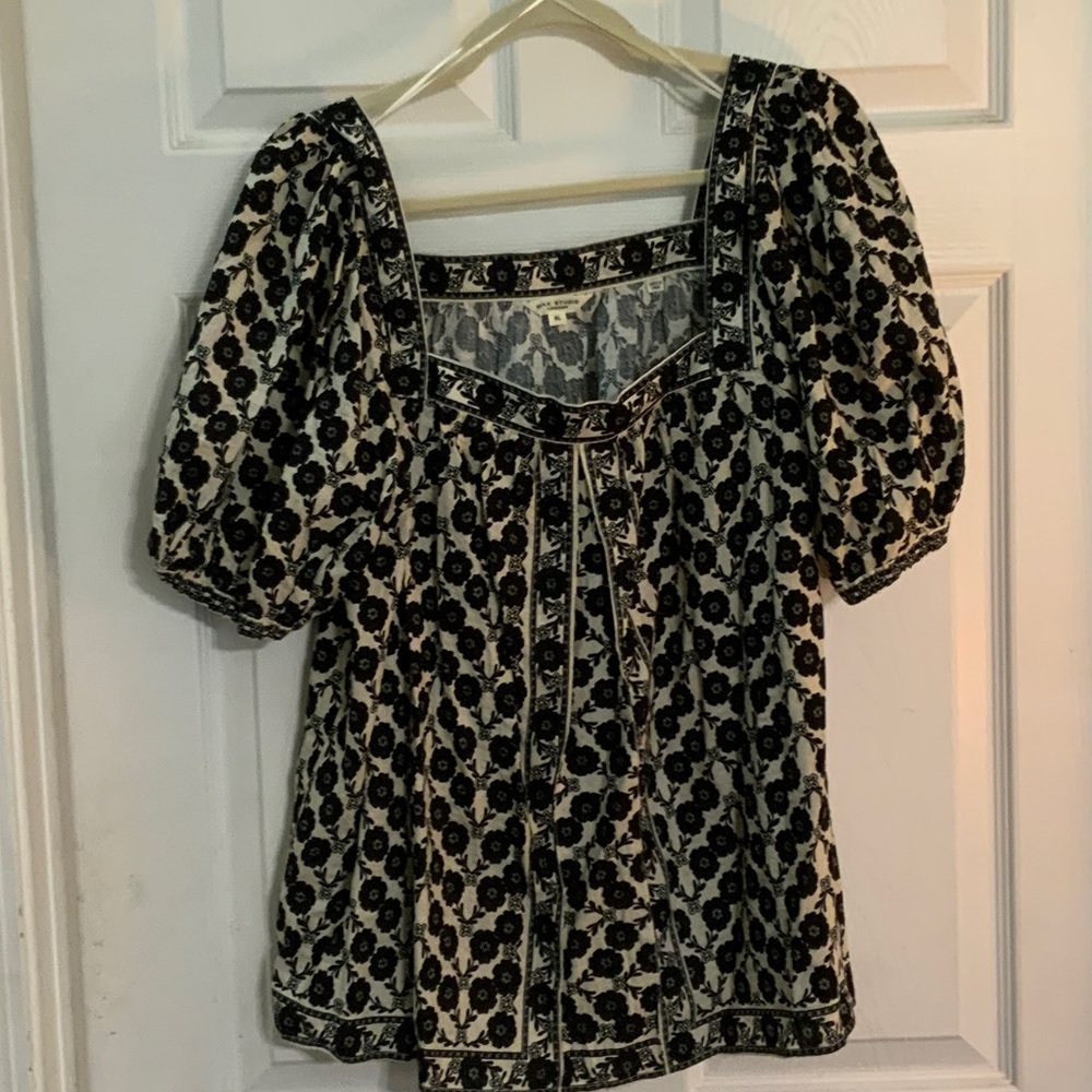 Max Studio Black and Cream Patterned Blouse